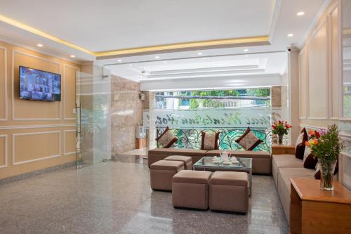 Nhat Minh Anh Hotel tesisinde lobi veya resepsiyon alanı