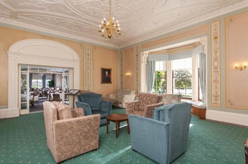 Greenlands Hotel Image