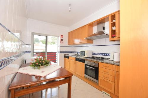 Down town, 2 bedroom apartment with balconny