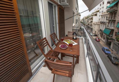 Unique Apartment close to Acropolis by GHH