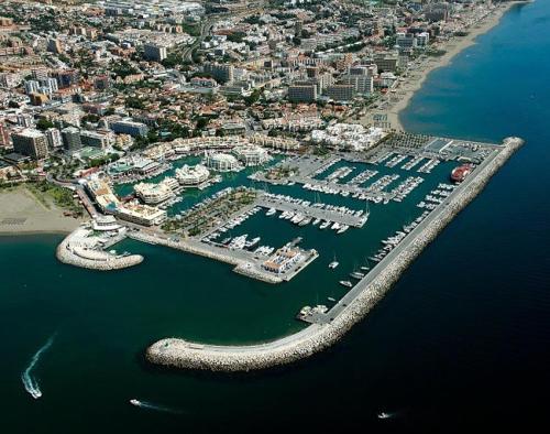 Malaga Benalmadena Puerto Marina Luxury, Benalmádena ...