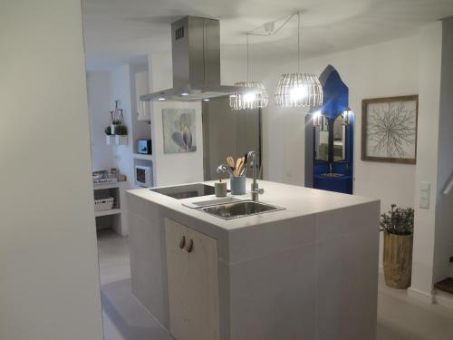 T4 Grand Townhouse Old Village