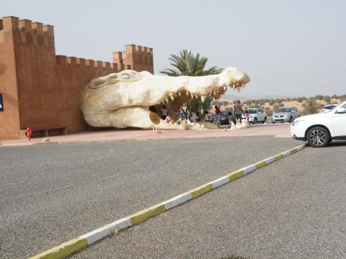 a large animal head on the side of a road at Draga, Agadir appart et piscine dans villa, in Cite Adrar