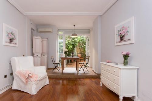 Posteľ alebo postele v izbe v ubytovaní SVQ Apartments - Patio Santa Cruz