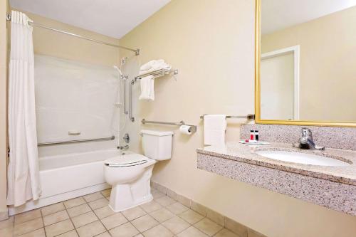Gallery image of Baymont by Wyndham Kalamazoo East in Kalamazoo