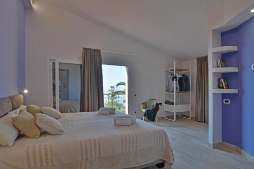 A bed or beds in a room at Villa Provenza