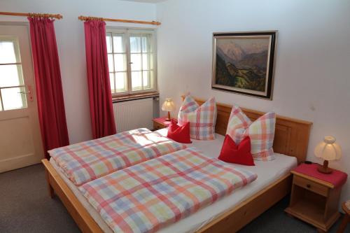 Ένα ή περισσότερα κρεβάτια σε δωμάτιο στο Landhaus Schmid Schönau