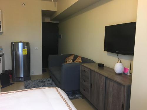 Televisyen dan/atau pusat hiburan di Centrio Tower Beside Ayala Studio Unit 1 - 9