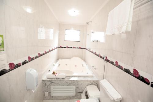 A bathroom at Hotel Dom Baroni