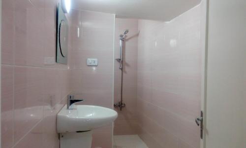 Hamoudah Hotel tesisinde bir banyo