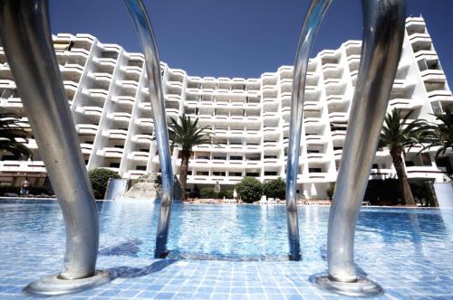 Bazén v ubytování Holiday Apartment nebo v jeho okolí