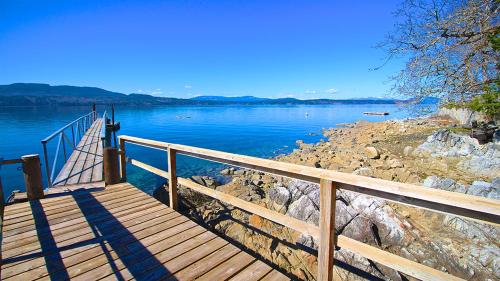 Sea Breeze Ocean Front Home – Photos 3