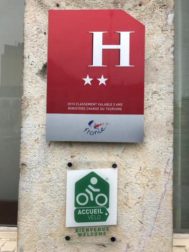 Πιστοποιητικό, βραβείο, πινακίδα ή έγγραφο που προβάλλεται στο Hôtel de la Colombière