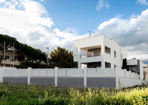 Villa d'Irene-near athens airport , 200 meters from the beach davis