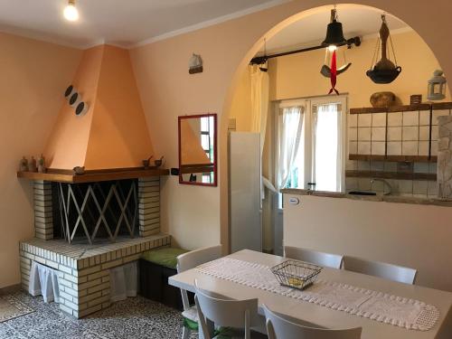 Ett kök eller pentry på Agriturismo Montupoli