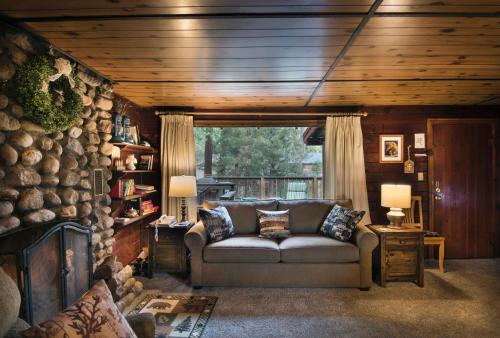 16 Chipmunks Holiday – Photos 5