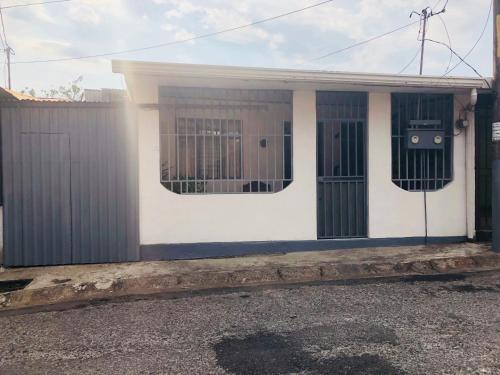 Budova, kde se penzion – hostinec nachází