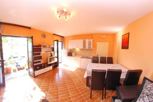 Χώρος καθιστικού στο Apartments Kaludjerovic