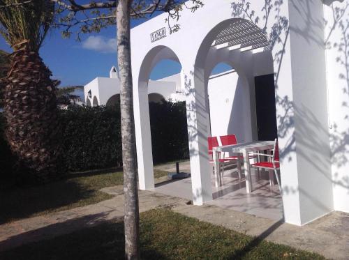 Το κτήριο όπου στεγάζεται  η παραθεριστική κατοικία