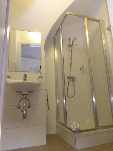 Ένα μπάνιο στο Hotel Widhof - Check-in im Hotel Nibelungenhof