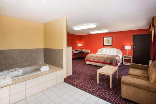 Afbeelding uit fotogalerij van Ramada by Wyndham Sioux Falls in Sioux Falls