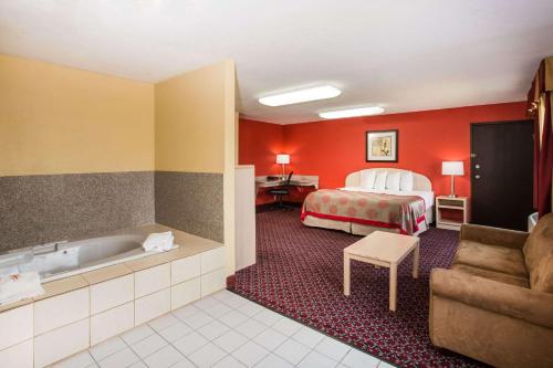 Gallery image of Ramada by Wyndham Sioux Falls in Sioux Falls