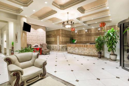Ramada by Wyndham Flushing Queens Image