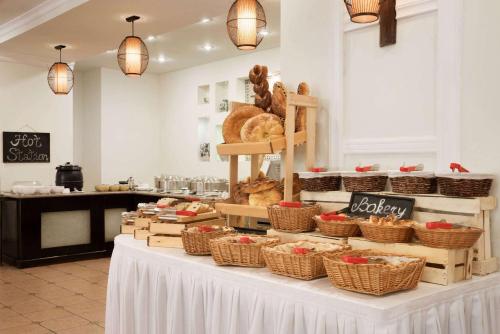 Eten bij of ergens in de buurt van het hotel

