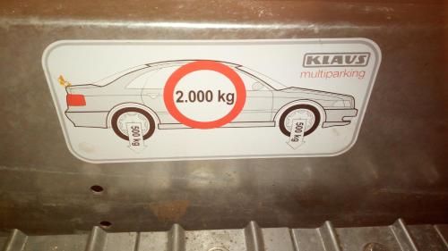 a sign with a drawing of a car on it at Ferienwohnung mit Loggia in Münster