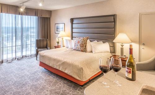 Ένα ή περισσότερα κρεβάτια σε δωμάτιο στο Westmark Anchorage Hotel