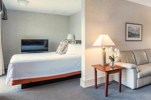 Ένα ή περισσότερα κρεβάτια σε δωμάτιο στο Westmark Anchorage Hotel