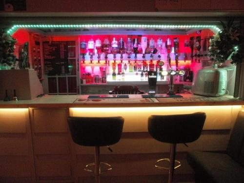Ο χώρος του lounge ή του μπαρ στο The Withnell Hotel