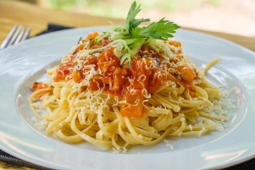 Comida en la casa de huéspedes o alrededores