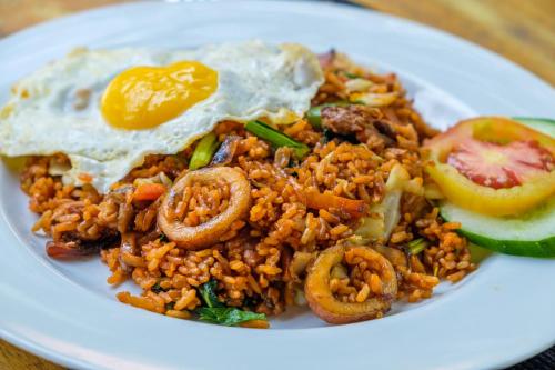 Comida en la casa de huéspedes o alrededores