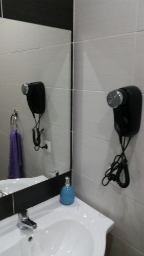Un baño de A Better Place by Lisbon II