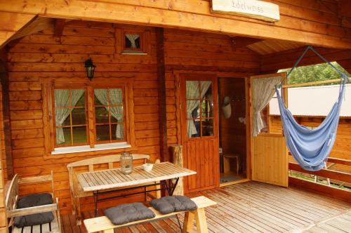 Fotografie z fotogalerie ubytování Villa Donkey Chalet v destinaci Degersheim