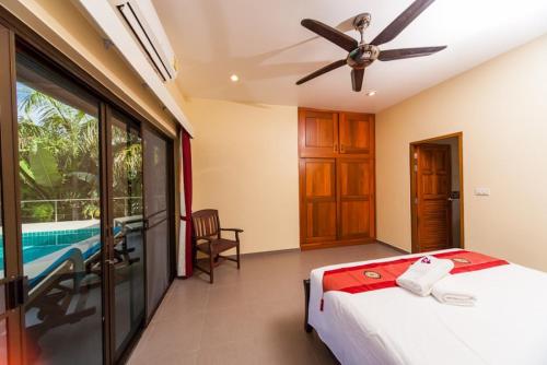 Postel nebo postele na pokoji v ubytování 3 Bedroom Zen Island SDV342-By Samui Dream Villas