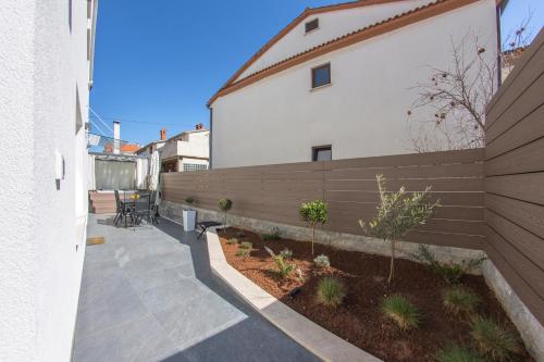 Apartment L Rovinj with Private Jacuzzi