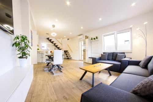 Apartment L Rovinj with Private Jacuzzi