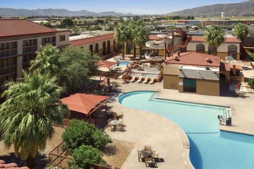 an overhead view of a resort with a swimming pool at Wyndham El Paso Airport and Water Park in El Paso