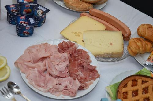 Đồ ăn tại/gần căn hộ