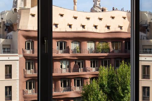 Το κτήριο όπου στεγάζεται  το διαμέρισμα