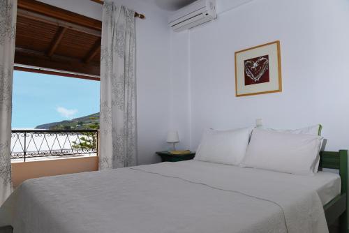 Gallery image of Fotopoulos Apartments in Xiropigado