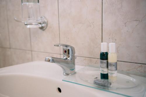 A bathroom at Hotel Pappas