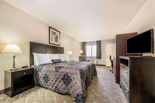 Gallery image of Days Inn by Wyndham Bryan College Station in College Station