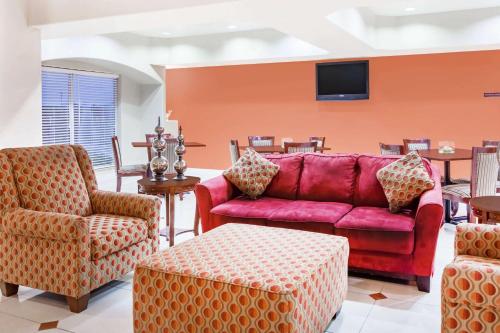 Fotografie z fotogalerie ubytování Days Inn & Suites by Wyndham Marquez v destinaci Marquez