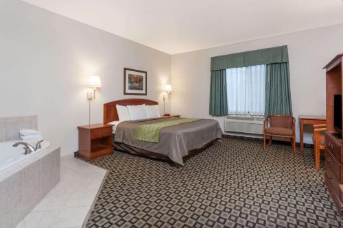 Gallery image of Days Inn by Wyndham Pentwater in Pentwater