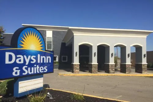 Days Inn & Suites by Wyndham Cincinnati North in Cincinnati