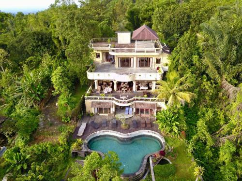 A bird's-eye view of DWan Tea Mountain Side