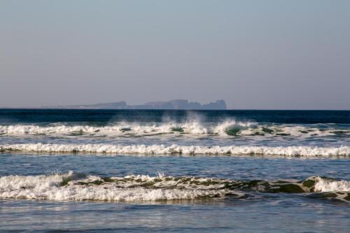 a group of small waves in the ocean at Arasáin Bhalor in Falcarragh